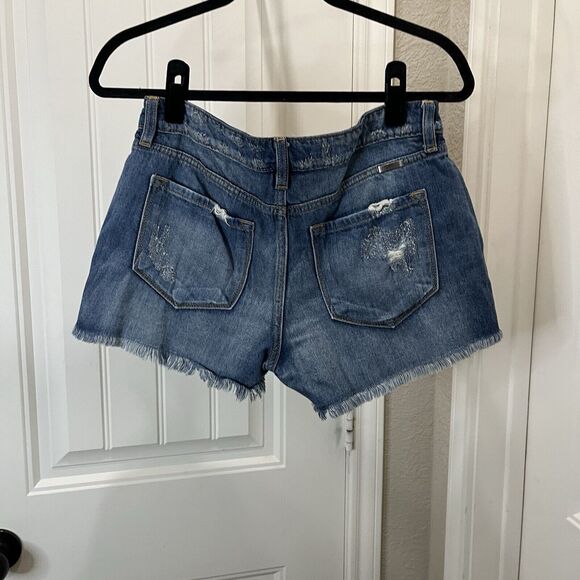 Kancan Estilo Denim Raw Hem Distressed Jean Shorts Size 7/27 KC8377M Medium Wash - Picture 6 of 10